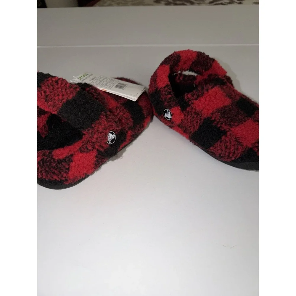 Crocs Kids 13 Classic Cozzzy Slipper Black Red Plaid Fuzzy Slip-On Checkered NWT